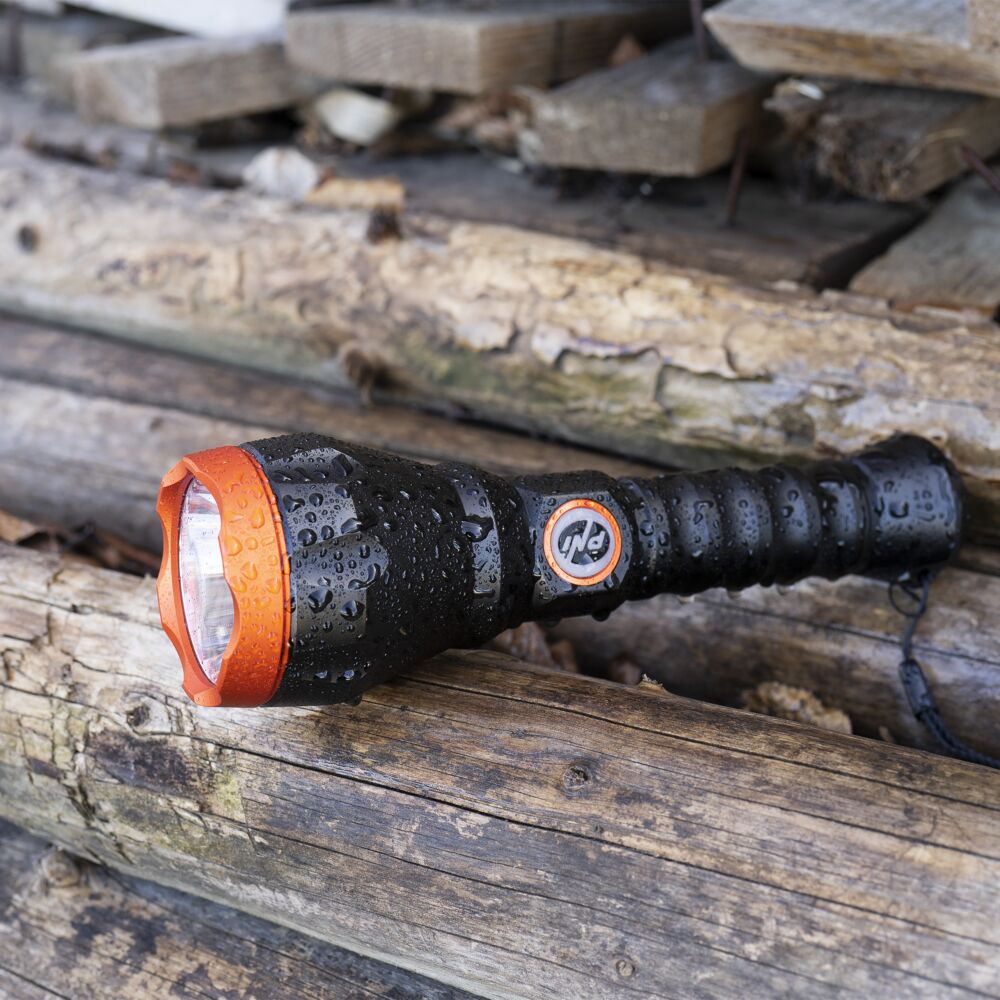 Pachet lanterna PNI Adventure F550 Crystal LED, 10W si suport de